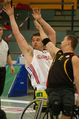 i due pivot australiani Brad Ness e Justin Eveson, in un momento della partita Lottomatica Elecom Roma vs Galatasary