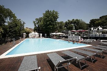 piscinaallombra_del_colosseo