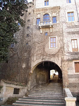 rione_monti_palazzo_ex_torre_borgia