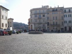 Ariccia_-_piazza_di_Corte