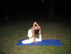 ragazza_che_fa_yoga