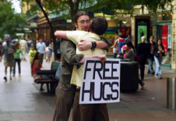 abbracci-gratis-free-hugs-campaign