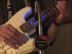 Vibesware Guitar_Resonator_Playing