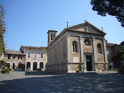 Esterno della Basilica di sant'Aurea
