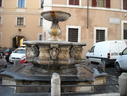 La Fontana di piazza Campitelli