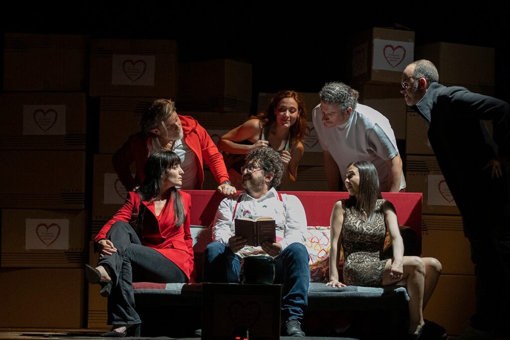 Ti scoccia se ti chiamo amore?: commedia al Teatro Roma