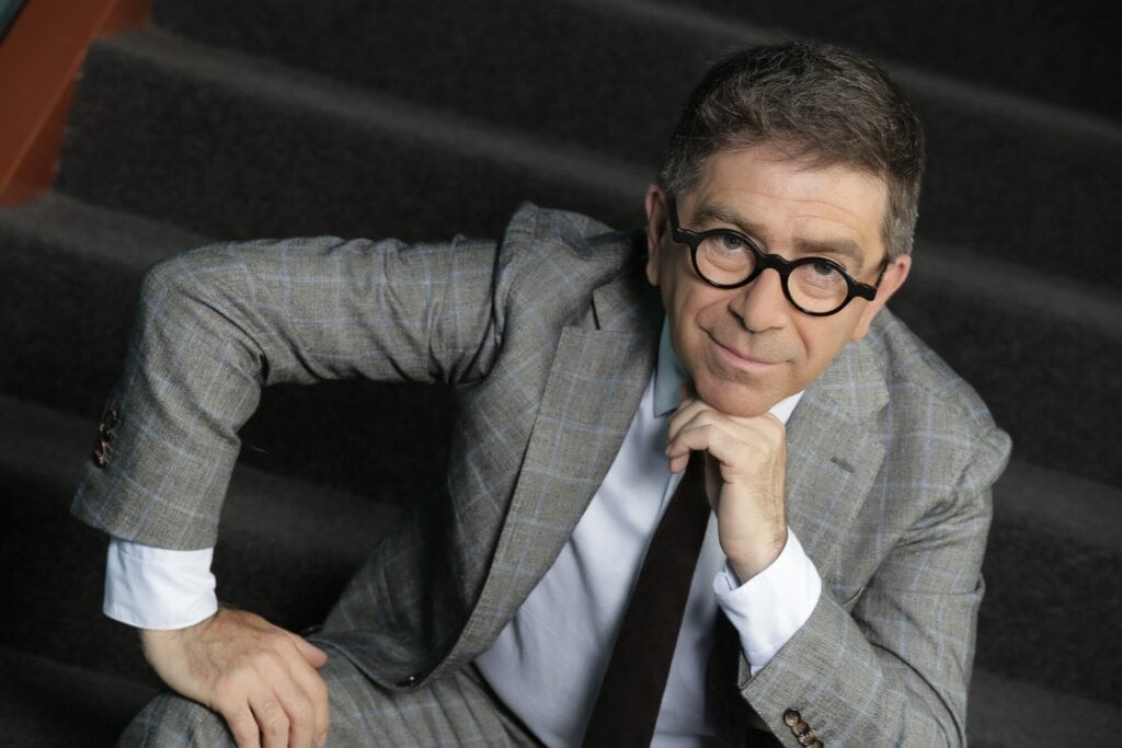 Pino Strabioli: dal Premio Strega al teatro, l'anno d'oro del conduttore