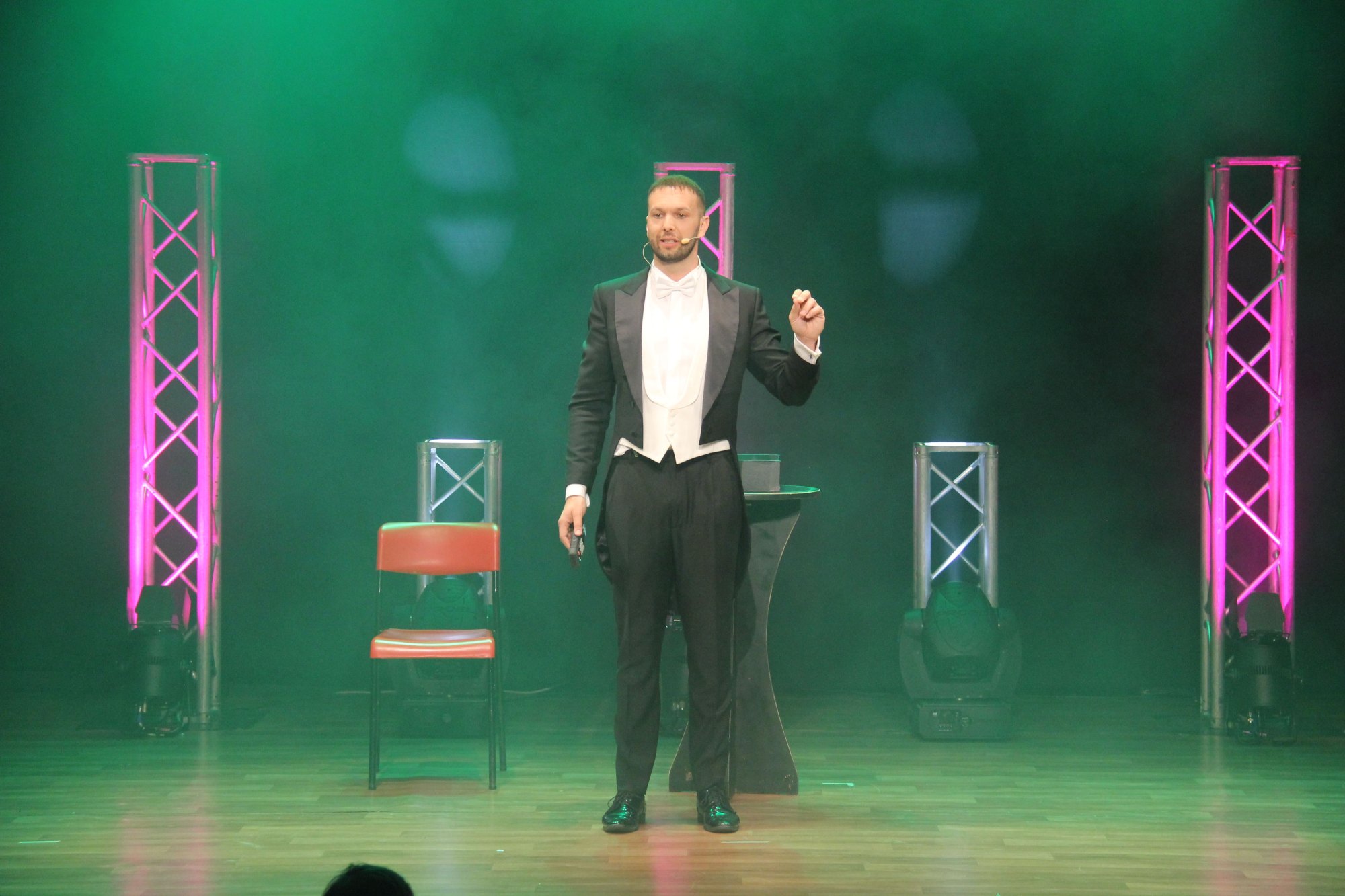 Processo alla magia: l’illusionismo di Francesco Frattarelli al Teatro Vittoria
